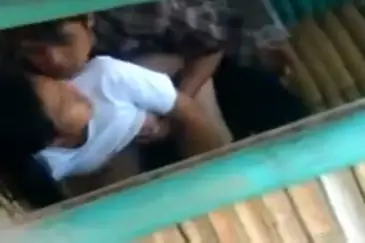 Pasangan Nekat Ngewe Di Pos Kamling Sepi